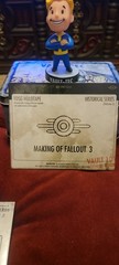Fallout 3 Collectors Edition Lunchbox W/ Making of Fallout 3 DVD Bobblehead