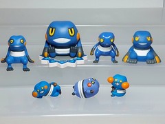 Croagunk Guregguru Pokemon Figure Set PC Tomy Banpresto Bandai Japan 0.7-1.8in