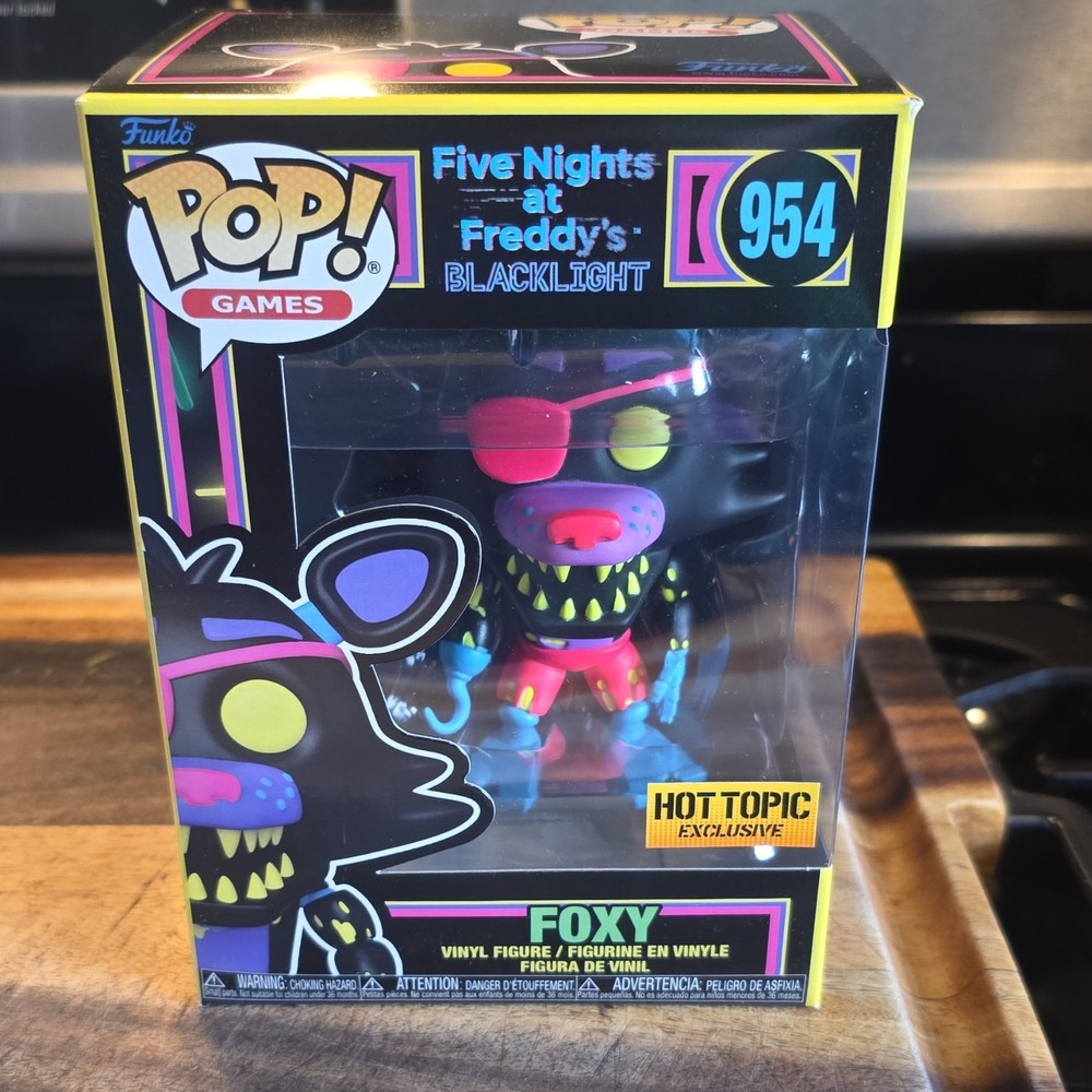 Funko Pop! Games FNAF Blacklight Foxy #954 Vinyl Figure Hot Topic Ex 2023