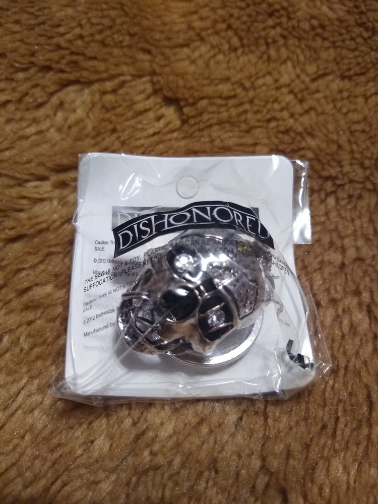 Corvo Attano DISHONORED Promotional Game Keychain 2012 Mask Skull BETHESDA RARE