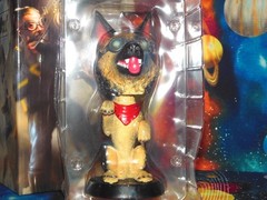Fallout Dogmeat Bobblehead & Chronicle Dogmeat Statue