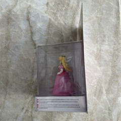 NEW Boxed Nintendo Amiibo Princess Peach Super Mario