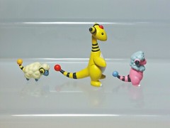 Ampharos Flaaffy Mareep Pokemon Zukan 1/40 Scale Figure Tomy 2009 G03 0.4-1.4in