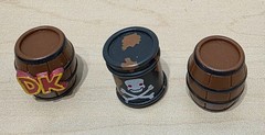 Rare Vintage 1998 Japanese Nintendo Donkey Kong Country Minecart Wind-Up Toy Set