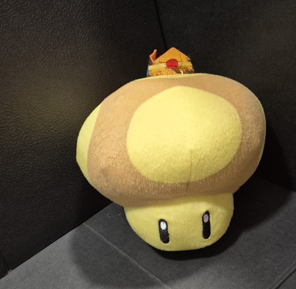 Super Mario Golden Mushroom Mario Kart Plush Rare Collectable Toy Free Shipping!