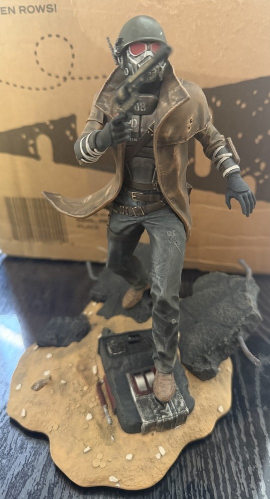 Fallout New Vegas NCR Veteran Ranger Statue – 8.4″ OFFICIAL SOLD OUT – Boxed