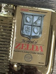 THE LEGEND OF ZELDA NES Gold Game Cartridge Mug NINTENDO 27 fl. Oz. 800 ml. 2019