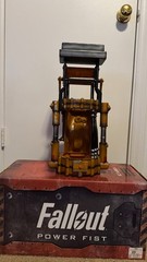 Fallout 4 Power Fist Replica 1:1 Scale