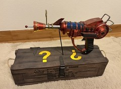 KAMI ARTS CALL OF DUTY RAY GUN REPLICA STATUE #386/2000(READ DESCRIPTION)