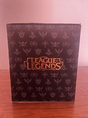 League of Legends Series 2 Vayne Figure 005 – Adult Owned
