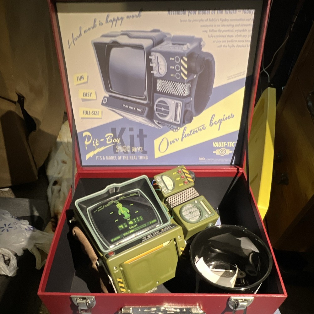 Vault-Tec Pip-Boy 2000 MK VI Full-Size Replica Cosplay Accessory Fallout 76