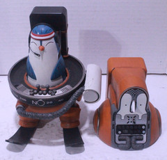 Destiny 2 Penguin Souvenir Collectible Figurine Bungie Rewards Retired