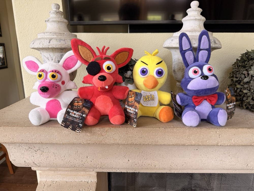 Lot Of 4 2016 Funko FNAF Plush : Mangle, Foxy, Chica, Bonnie