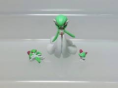 Gardevoir Kirlia Ralts Rittai Pokemon Zukan 1/40 Scale Figure Tomy D06 0.4-1.5in