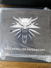 Loot Crate 2016 Exclusive The Witcher Wolf Medallion Paperweight – New Sealed