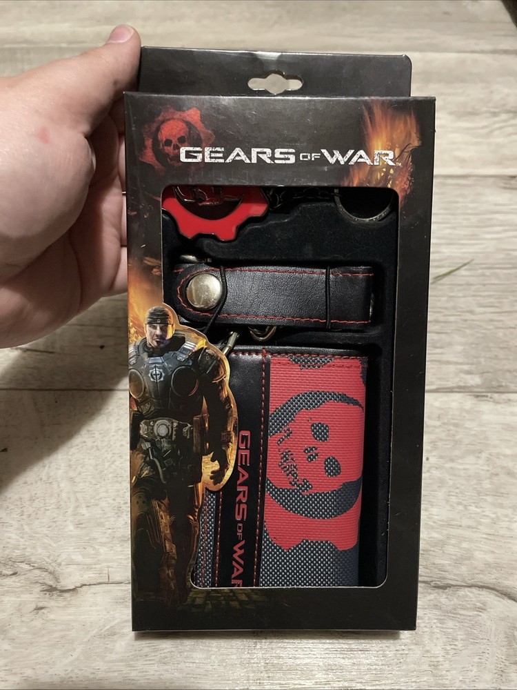 Bioworld Gears of War Trifold Chain Wallet with Keychain. Brand New Sealed Rare
