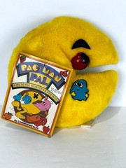 Pac-Man Pal Plush by Commonwealth Toy Novelty Co 1982 (8″)