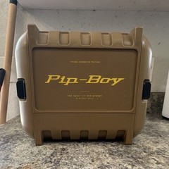 Vault-Tec Limited Issue Fallout Pip-Boy Collectible Case PIP R4.5486VTT-004-111