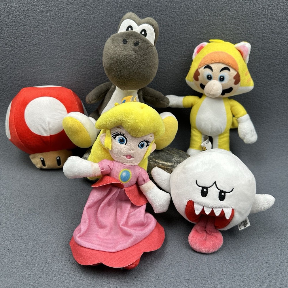 Nintendo Super Mario Bros Pictured Lot 5 Plush Peach Mushroom Ghost Yoshi Mario