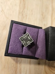 Dishonored 2 Collectible Ring, damaged box