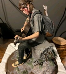 The Last of Us Part II 2 Official Collector’s Edition Ellie Statue 11” tall