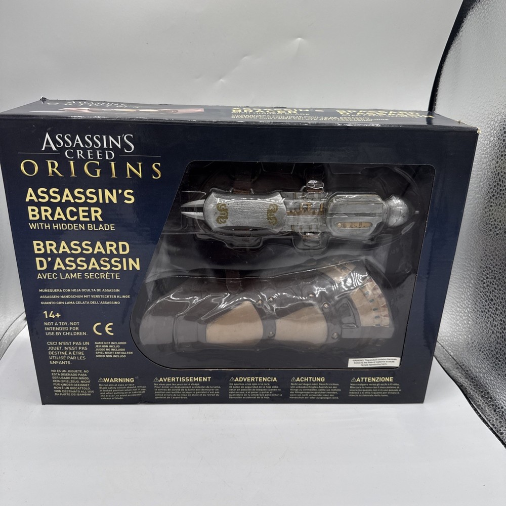 Assassin’s Creed Origins Assassins Bracer W/ Hidden Blade collectible (Read)!!