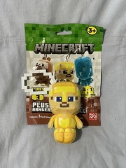 NEW Minecraft Plush Backpack Hangers Keychain – Series 3- Rare Gold Armor Steve
