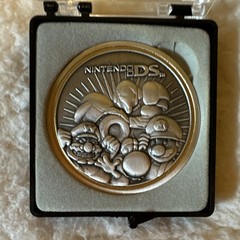 Nintendo DS Launch Employee Appreciation Commemorative Coin – Rare collectible