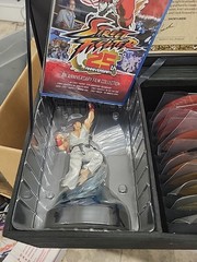 Street Fighter 25th Anniversary Collection — Collector set box & extras (NO GAME