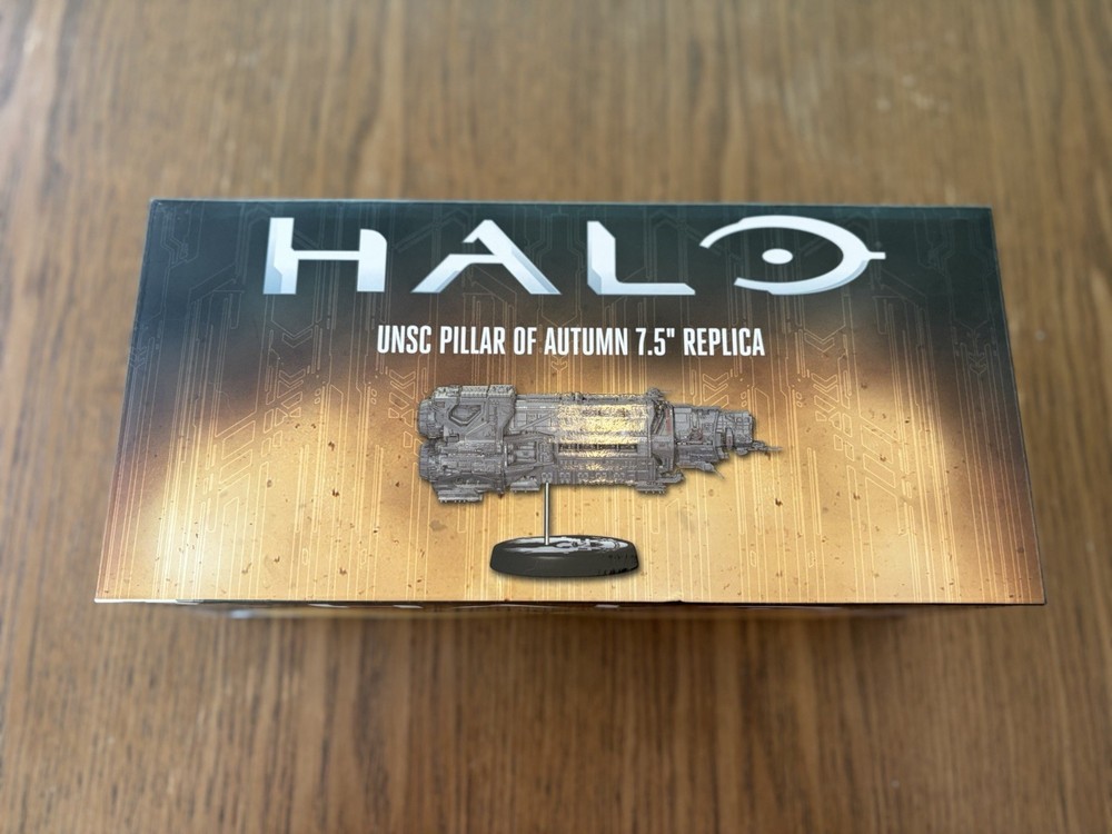 RARE Halo: UNSC Pillar of Autumn Ship Replica by Dark Horse Deluxe