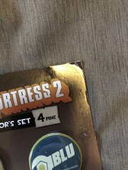 Team Fortress 2 Loot Crate Exclusive 4 Pin Button Set New on Card