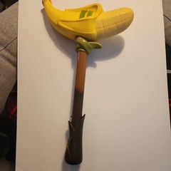 2019 Fortnite Peely Banana Pick Extending Harvesting Tool Foam Pickaxe Cosplay