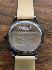 ThinkGeek Fallout RadGlow Glow in the Dark Watch RARE