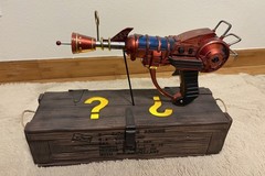 KAMI ARTS CALL OF DUTY RAY GUN REPLICA STATUE #386/2000(READ DESCRIPTION)