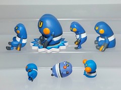 Croagunk Guregguru Pokemon Figure Set PC Tomy Banpresto Bandai Japan 0.7-1.8in