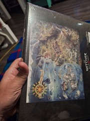 DARK HORSE JUL180514 The Witcher 3: Wild Hunt World Map Deluxe Puzzle – 1000…
