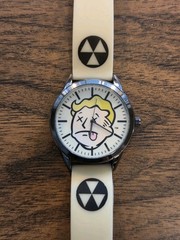 ThinkGeek Fallout RadGlow Glow in the Dark Watch RARE