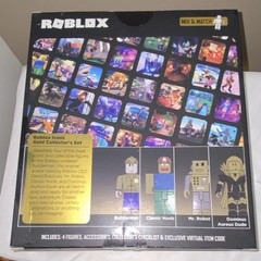 Roblox Icons Gold Collector’s Set 8pc Action Figures w/ Virtual Item Code