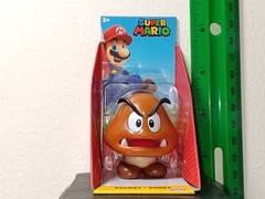 *FREE SHIP* 2.5″ GOOMBA ~ New Mouth Design ~ Super Mario World of Nintendo Jakks