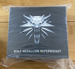 Loot Crate 2016 Exclusive The Witcher Wolf Medallion Paperweight – New Sealed