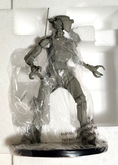 Fallout Assaultron 8″ Statue Prototype Paint Variant Limited Edition #27/200
