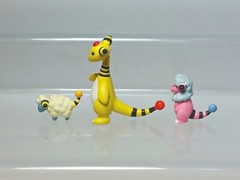 Ampharos Flaaffy Mareep Pokemon Zukan 1/40 Scale Figure Tomy 2009 G03 0.4-1.4in