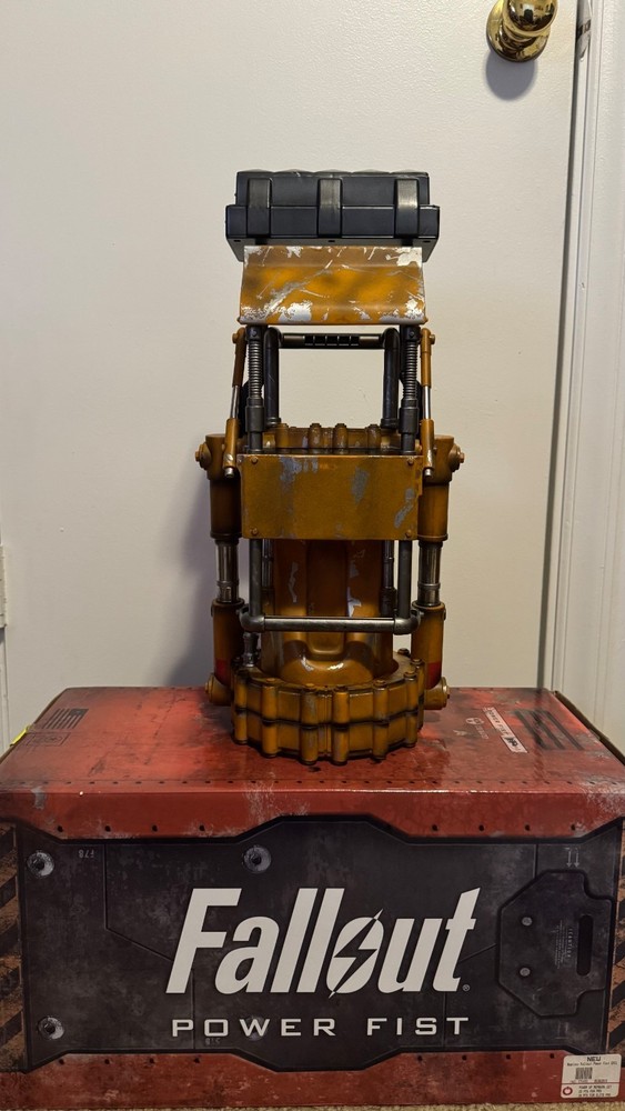 Fallout 4 Power Fist Replica 1:1 Scale