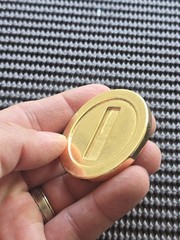 Nintendo New Super Mario Bros 2 Gold Coin Medal Brazil Preorder Bonus 3DS NES