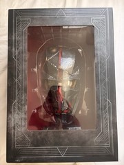 Dishonored 2 Collector’s Edition Corvo Mask Replica & Stand with Emily’s Ring