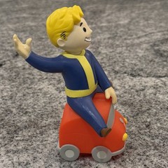 2018 Bethesda/Fallout Video Game Figure CABLE GUY VAULT BOY w/ Red Vinyl Car-Toy