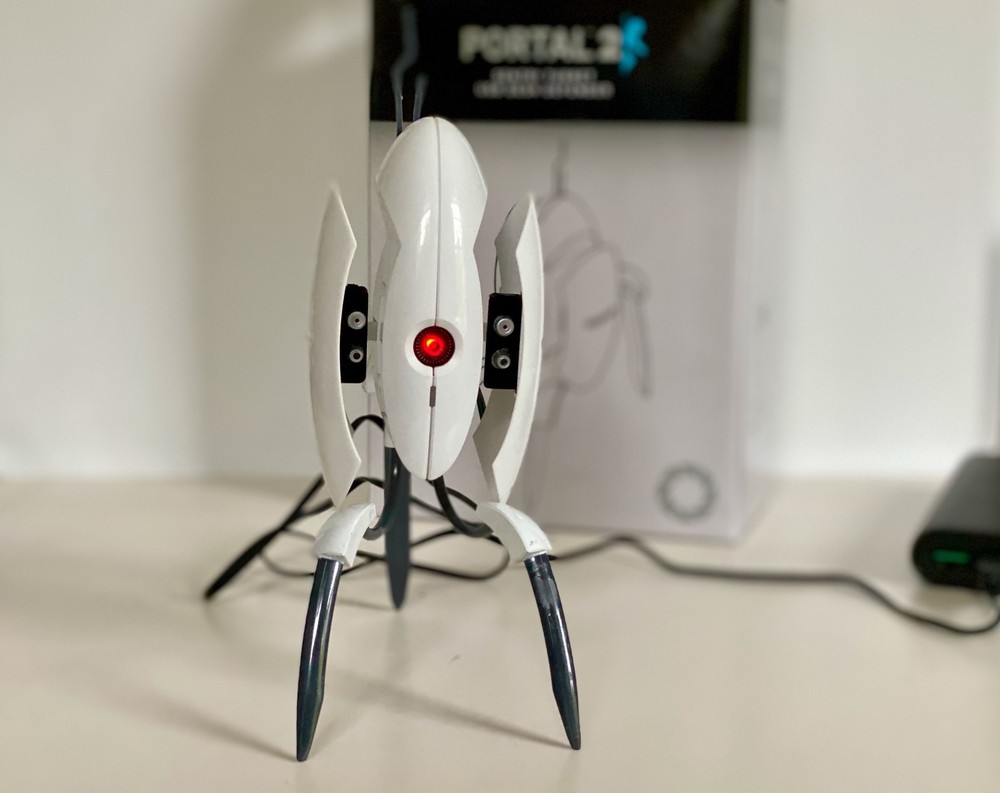 ThinkGeek Portal 2 Sentry Turret USB Desk Defender Motion, Lights & Sound *NMIB*