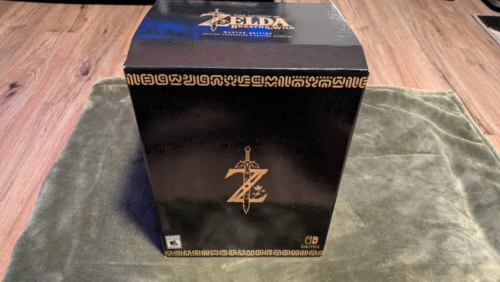 Nintendo Zelda Breath of the Wild Master Edition Collector Box Black/Gold