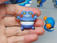 Croagunk Guregguru Pokemon Figure Set PC Tomy Banpresto Bandai Japan 0.7-1.8in