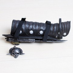 Assassin’s Creed IV: Black Flag Cosplay 1:1 Hidden Blade Edward Kenway Toys Gift
